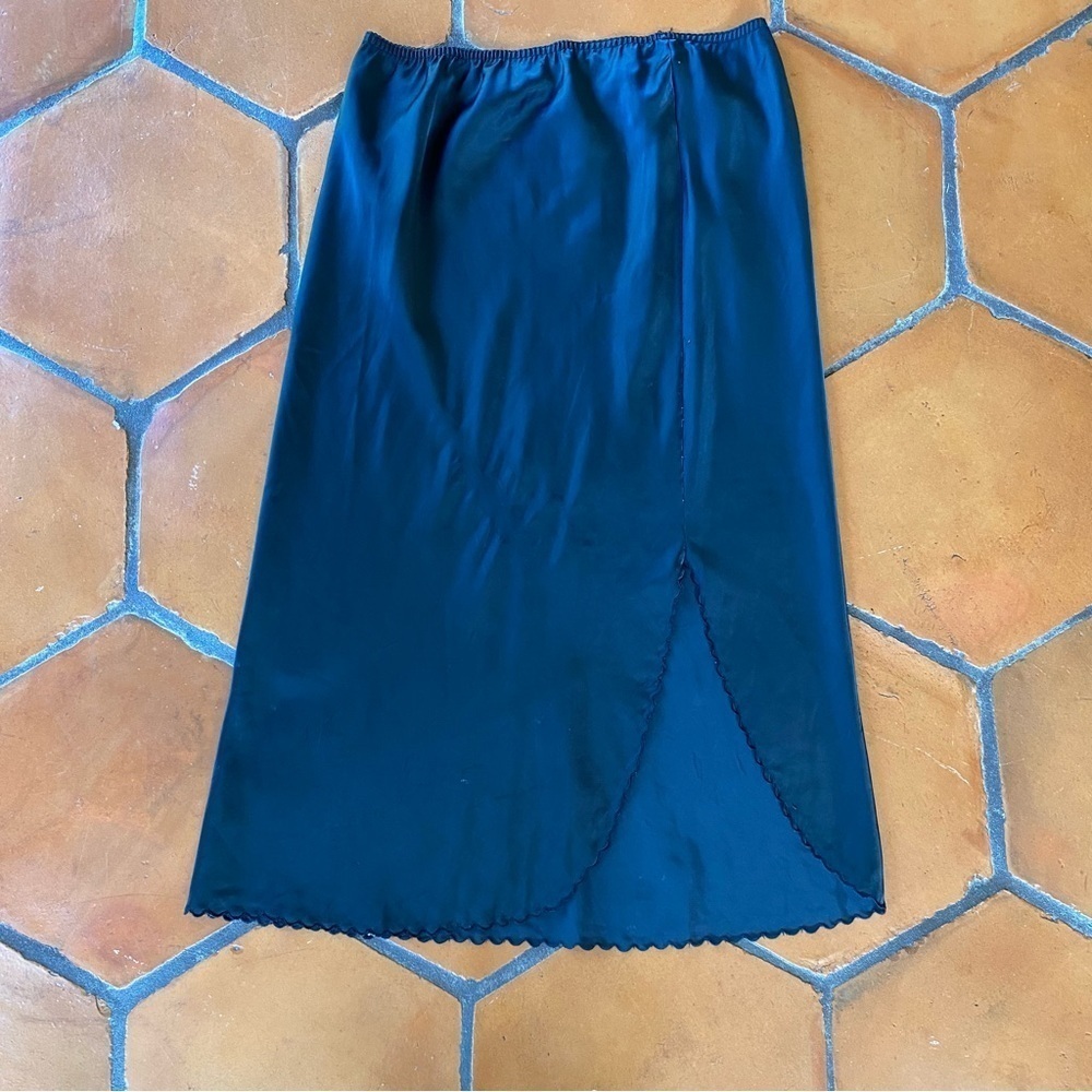 Pembrooke Vintage Midi Slip Skirt Black Scalloped Hem Slit Women Size Medium M